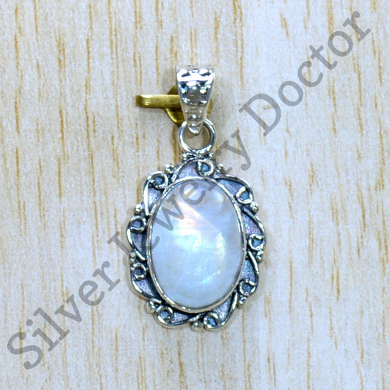 925 Sterling Silver Causal Wear Jewelry Rainbow Moonstone Pendant SJWP-977