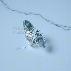 Labradorite 925 Sterling Silver Ring (MYSBR-248) Labradorite 925 Sterling Silver Ring (MYSBR-248)