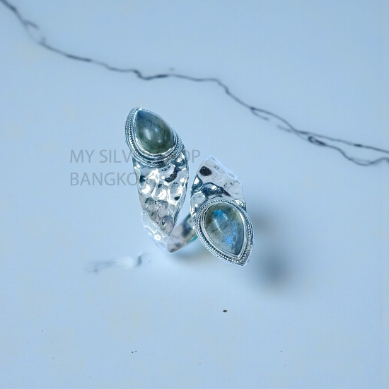 Labradorite 925 Sterling Silver Ring (MYSBR-248) Labradorite 925 Sterling Silver Ring (MYSBR-248)