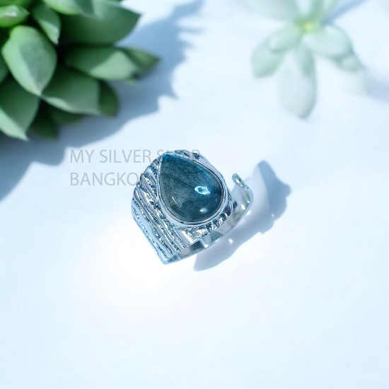 Labradorite 925 Sterling Silver Ring (MYSBR-251) Labradorite 925 Sterling Silver Ring (MYSBR-251)