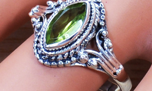 7 Ways to Pick the Perfect Wedding Ring