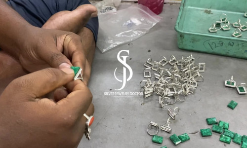 Natural, Synthetic and Lab-Created Stones in Wholesale Silver Jewelry