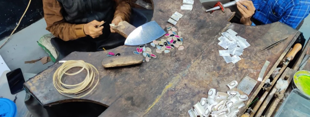 Custom Silver Jewelry Manufacturing in Jaipur: What Buyers Should Expect Custom Silver Jewelry Manufacturing in Jaipur: What Buyers Should Expect