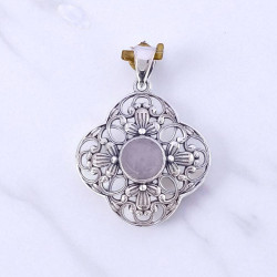 925 Sterling Silver Gemstone Pendant | Vintage Openwork Quatrefoil Filigree Lace Floral Natural Labradorite & Rose Quartz Medallion Charm (MYS P10) 925 Sterling Silver Gemstone Pendant | Vintage Openwork Quatrefoil Filigree Lace Floral Natural Labradorite & Rose Quartz Medallion Charm (MYS P10)