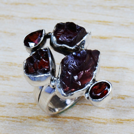 925 Sterling Silver Garnet Gemstone Causal Wear Jewelry Ring SJWR-1259