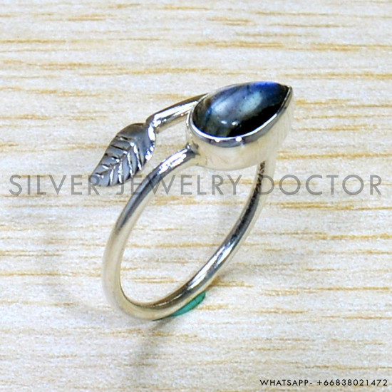 Labradorite 925 Sterling Silver Ring (SJWR-1666) Labradorite 925 Sterling Silver Ring (SJWR-1666)