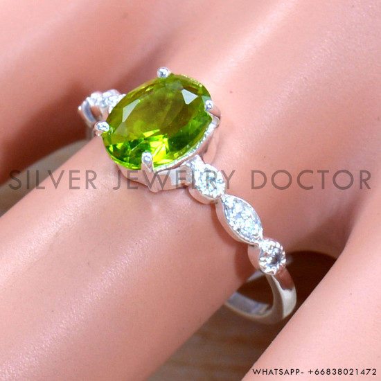 Peridot 925 Sterling Silver Ring (SJWR-1682) Peridot 925 Sterling Silver Ring (SJWR-1682)