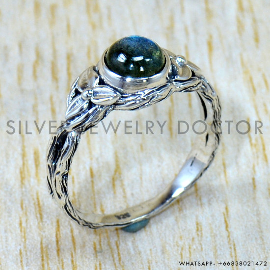 Labradorite 925 Sterling Silver Ring (SJWR-3065) Labradorite 925 Sterling Silver Ring (SJWR-3065)