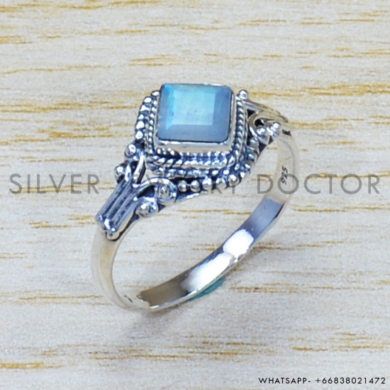 Rainbow Moonstone 925 Sterling Silver Ring (SJWR-883) Rainbow Moonstone 925 Sterling Silver Ring (SJWR-883)