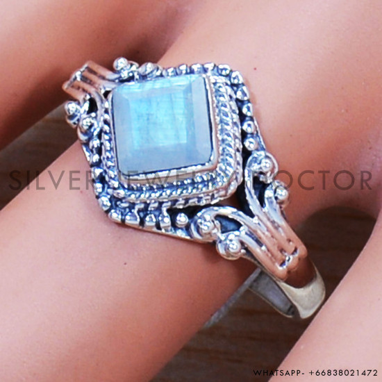 Rainbow Moonstone 925 Sterling Silver Ring (SJWR-883) Rainbow Moonstone 925 Sterling Silver Ring (SJWR-883)