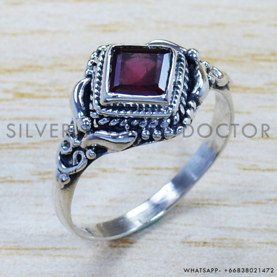 Garnet 925 Sterling Silver Ring (SJWR-942) Garnet 925 Sterling Silver Ring (SJWR-942)