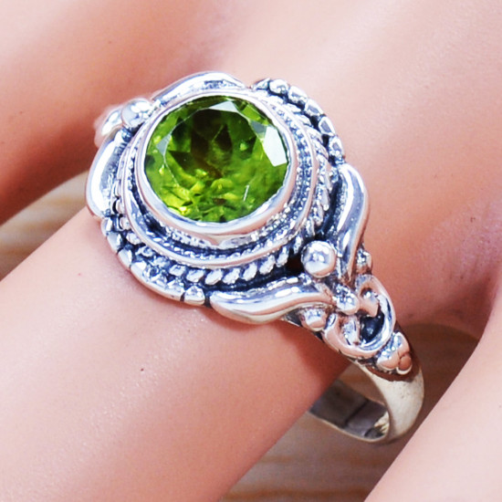 Light Weight Jewelry 925 Sterling Silver Exotic Peridot Gemstone Ring SJWR-996