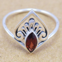 Garnet 925 Sterling Silver Ring (WR-6171) Garnet 925 Sterling Silver Ring (WR-6171)