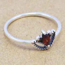 Garnet 925 Sterling Silver Ring (WR-6176) Garnet 925 Sterling Silver Ring (WR-6176)