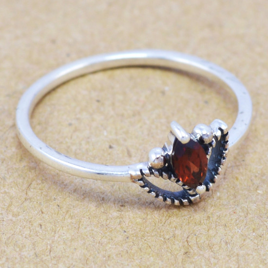 Garnet 925 Sterling Silver Ring (WR-6176) Garnet 925 Sterling Silver Ring (WR-6176)