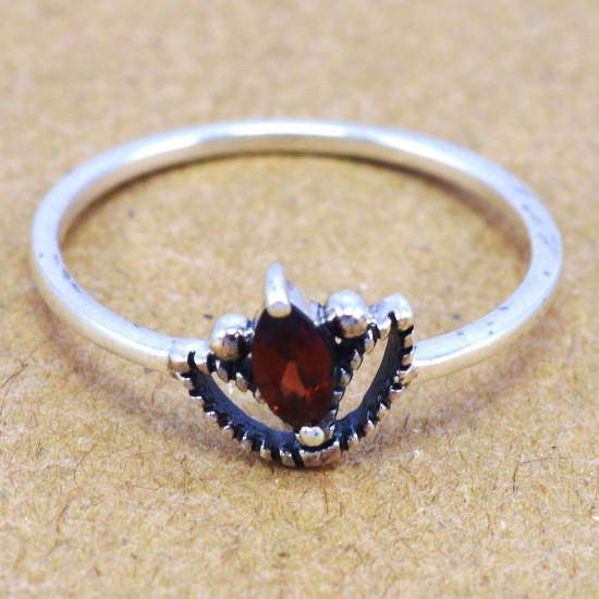 Garnet 925 Sterling Silver Ring (WR-6176) Garnet 925 Sterling Silver Ring (WR-6176)