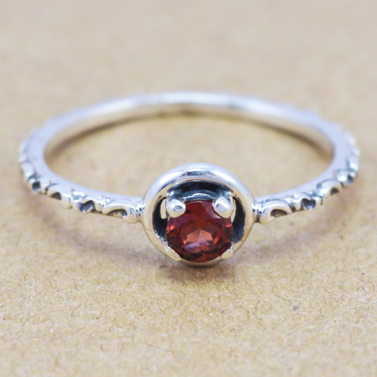 Garnet 925 Sterling Silver Ring (WR-6182) Garnet 925 Sterling Silver Ring (WR-6182)