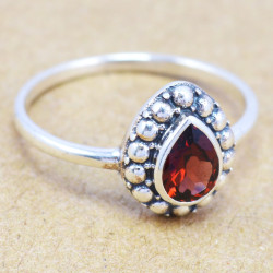 Garnet 925 Sterling Silver Ring (WR-6183) Garnet 925 Sterling Silver Ring (WR-6183)