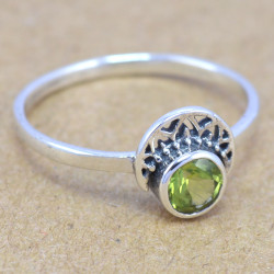 Peridot 925 Sterling Silver Ring (WR-6186) Peridot 925 Sterling Silver Ring (WR-6186)