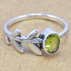 Peridot 925 Sterling Silver Ring (WR-6191) Peridot 925 Sterling Silver Ring (WR-6191)